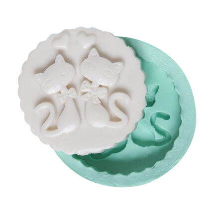 Aşık kediler reçine figür kalıbı: Sevimli kedi çifti silikon döküm kalıbı.