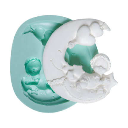Ayda yatan bebek silikon kalıbı ve alçıdan yapılmış bebek figürü. Mistik bebek süsleri için ideal.