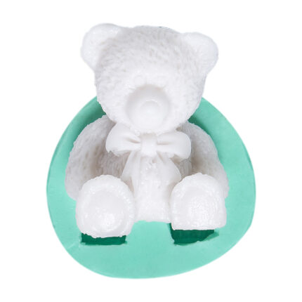 Kurdelya detaylı sevimli ayıcık silikon kalıp modeli. Çocuk odası süsleri için ideal. Ayıcık sabun kalıbı.