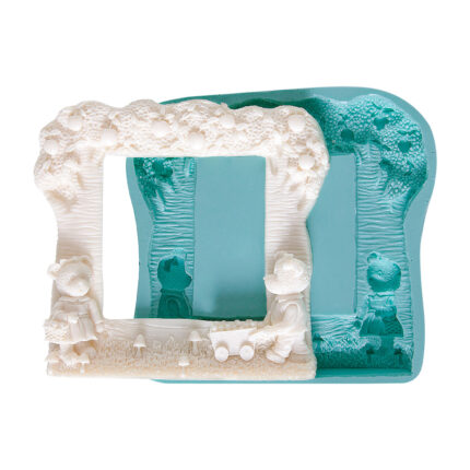 Kurdelya sevimli ayıcıklı prizlik silikon kalıbı. Çocuk odası priz kapağı yapımı için ideal. Peluş ayıcıklı çocuk prizi.