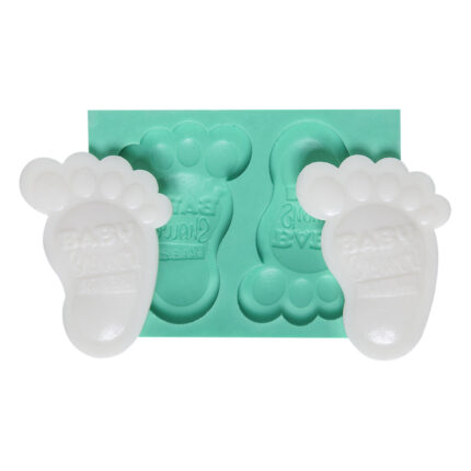 Bebek ayak izi kalıbı ile yapılmış "Baby Shower" yazılı sevimli bebek ayak sabun kalıbı.