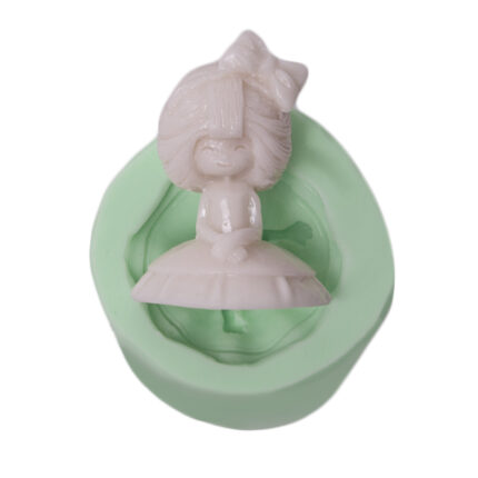 Bandanalı kız figürü silikon kalıp: Kurdelya detaylı, sevimli çocuk figürü kalıbı.