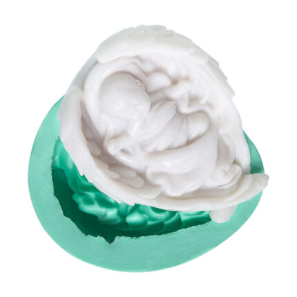 Battaniyeli uyuyan bebek desenli silikon kalıbı, bebek odası süsleri için. Örtülü bebek biblo yapımı için ideal.