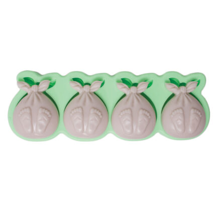 Kurdelya detaylı bebek ayakları 4'lü silikon kalıp modeli (KK-1828). Bebek temalı silikon kalıp.