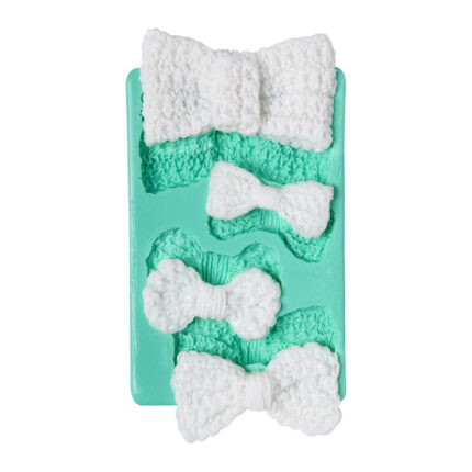 Boy boy örgü fiyonk silikon kalıbı: sabun, takı, hediye yapımı için ideal. Mint yeşili kalıp, beyaz fiyonk örnekleri.