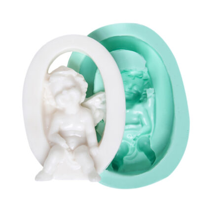 Büyük melekli harf O silikon kalıbı ve dökümden elde edilmiş melek figürü. Kişiselleştirilmiş dekorasyon için ideal.