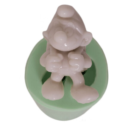 Çantalı 3 boyutlu şirin silikon kalıp ile yapılmış çizgi film karakteri figürü.