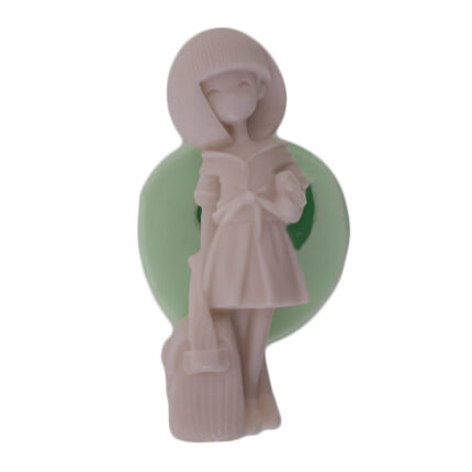 Çantalı küt saçlı kız silikon kalıp: Kız çocuk figürü, döküm kalıbı için ideal.