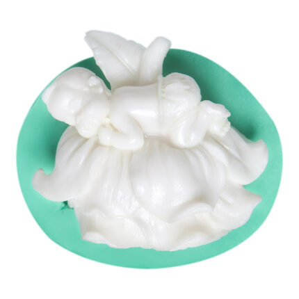 Çiçek üstündeki uyuyan bebek figürlü silikon kalıbı. Bebek ve doğa temalı süsleme için ideal.