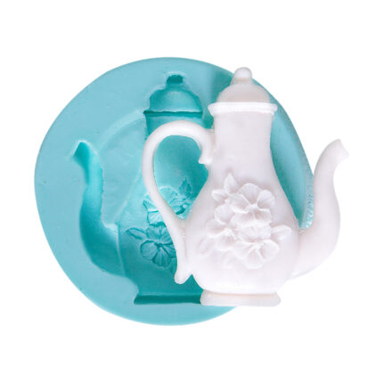 Çiçekli ibrik silikon kalıbı ve kalıptan çıkmış çiçek desenli ibrik. Osmanlı temalı dekorasyon için ideal.