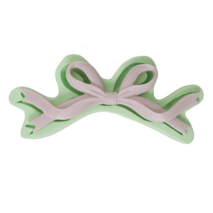 Dekoratif büyük kurdele silikon kalıp: Hediye paketi süsü için şık kurdele kalıbı.