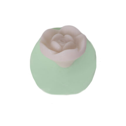 Dekoratif obje silikon kalıp ile yapılmış gül detaylı, yeşil renkli şık ev aksesuarı.