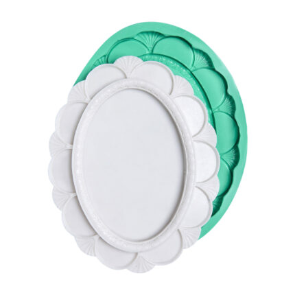 Dilimli çerçeve desenli silikon kalıbı ve beyaz çerçeve. Dekoratif fotoğraf çerçevesi yapımı için ideal.