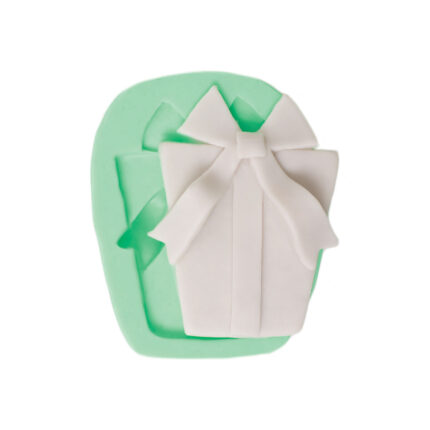 Düz hediye paketi silikon kalıp: Yılbaşı süsü için ideal, kurdeleli tasarım.