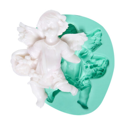 Elbiseli melek silikon kalıbı ve kalıptan çıkmış melek figürü. Dini süs yapımı için ideal.