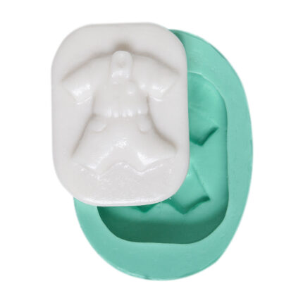 Erkek çocuk kıyafeti silikon kalıp: Bebek kıyafeti mum yapımı, alçı kalıbı ile dekorasyon için ideal.