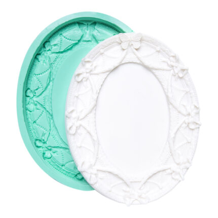 Kelebek detaylı fiyonklu çerçeve kalıbı ve dökülmüş çerçeve. Doğa temalı fotoğraf çerçevesi için ideal.