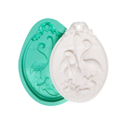 Flamingo ailesi silikon kalıbı ve kalıptan çıkmış flamingo figürü. Dekoratif obje yapımı için ideal.