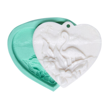 Flamingolu kalp silikon kalıbı ve reçine dökümü. Tropik kuş aşk süsü yapımı için ideal.