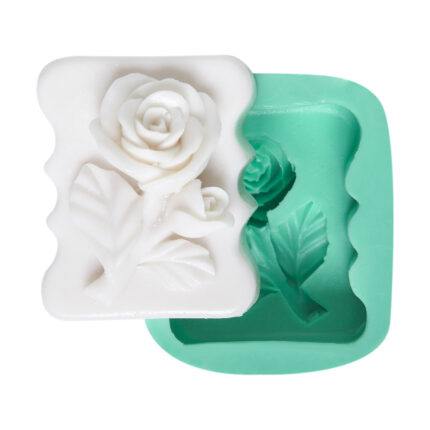 Kabartma desenli gül çiçek kalıbı ve kalıptan çıkmış dokulu gül modeli biblo.