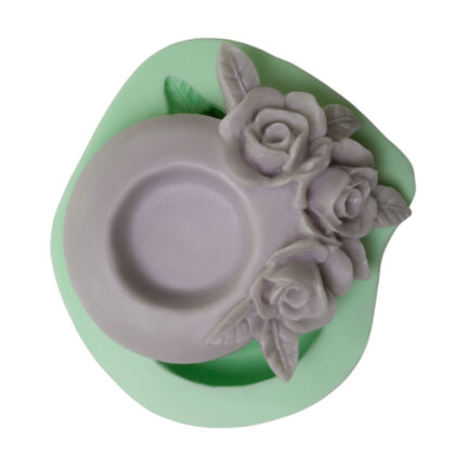 Güllü mumluk silikon kalıp: 3D gül figürlü, dekoratif mumluk yapımı için ideal.