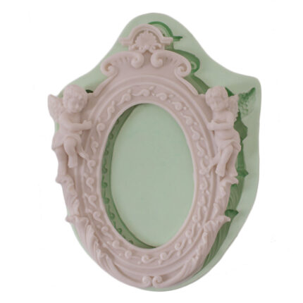 İki melekli işlemeli çerçeve silikon kalıp modeli. Dini dekorasyon için ideal, 15,5x21x2cm boyutunda.