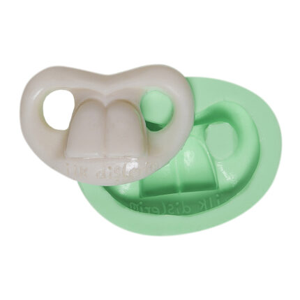 İlk dişlerim silikon kalıbı ve kalıptan çıkmış obje. Bebek diş hatırası için ideal.