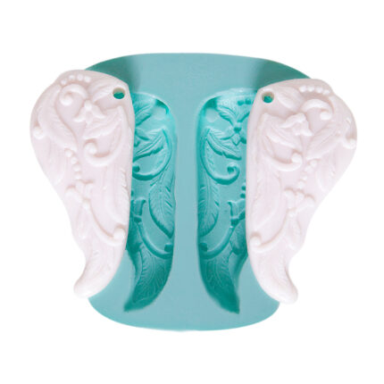 İşlemeli melek kanadı delikli silikon kalıbı: dini süs, sabun, takı ve kişiye özel hediye yapımı için ideal.
