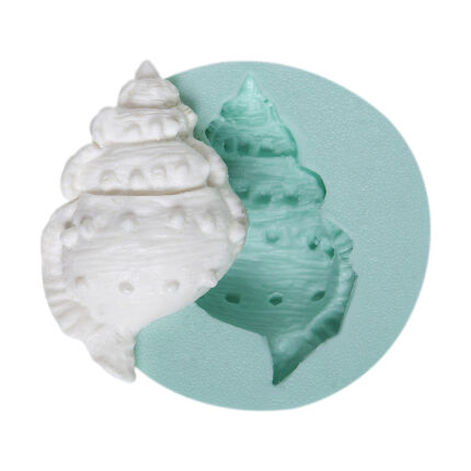 İstiridye deniz kabuğu silikon kalıbı ve kalıptan çıkmış istiridye figürü. Deniz temalı süsleme için ideal.
