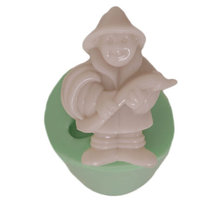 İtfaiyeci silikon kalıp modeli (3,5x1,5x4,5cm) detaylı görünümü. Meslek figürü silikon kalıp.