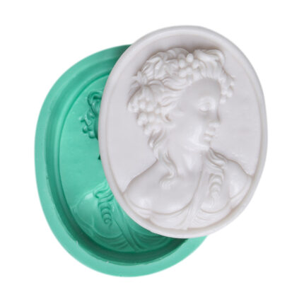 Kurdelya Artistik Kadın Portre Silikon Kalıp Modeli: Retro kadın portresi duvar süsü yapımı için ideal.