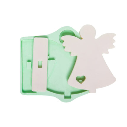 Kalp detaylı melek ayaklıklı silikon kalıbı, dini süs yapımı için ideal. 13,5x17x1cm ebatlarında.