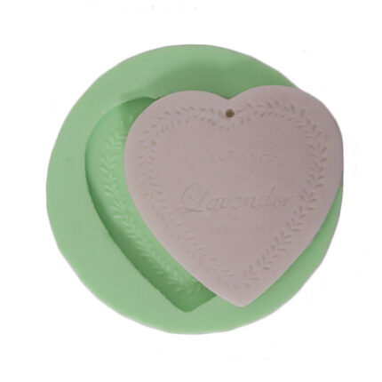 Kurdelya Botanik kalp lavender delikli silikon kalıp: Aromatik süs yapımı için ideal.