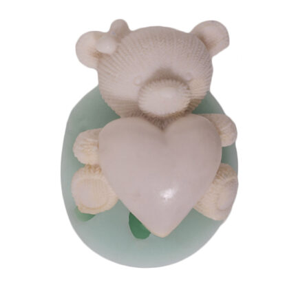 Kalp tutan ayıcık silikon kalıbı: Sevgililer Günü süsü için ideal, romantik obje yapımı.