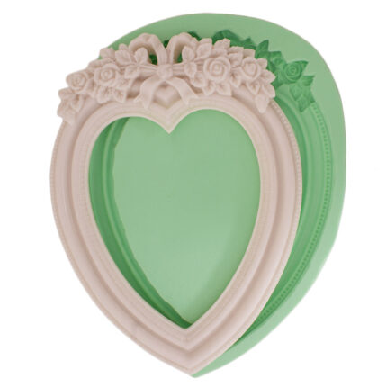 Kalpli güllü çerçeve silikon kalıp: Sevgililer Günü dekorasyonu için romantik tasarım.