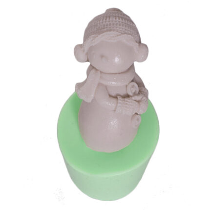 Kardan kız -2 silikon kalıp ile elde edilmiş, kış temalı kız figürü. Yılbaşı dekorasyonu için ideal.