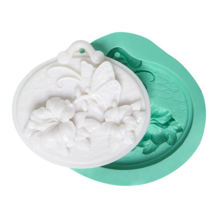 Bahar kelebekli çiçek kalıbı: Delikli kelebek biblo yapımı için ideal silikon kalıp.