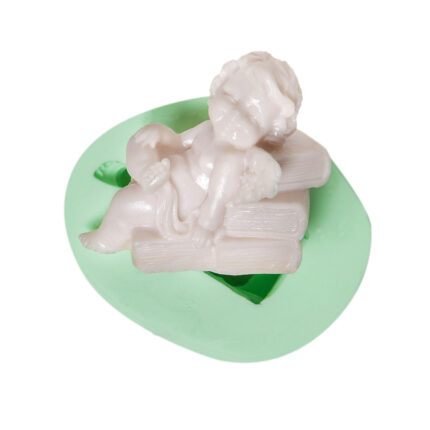 Kitapların üstünde melek silikon kalıbı: dini süs yapımı için melek figürlü kalıp.