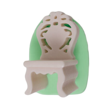 Kurdelya Klasik sandalye silikon kalıp modeli, minyatür mobilya koleksiyonu için ideal. RTV2 silikon kalıp ile yapılmış sandalye.