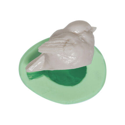 Kurdelya'dan küçük serçe kuşu silikon kalıbı. Kuş temalı sabun ve dekoratif obje yapımı için ideal.