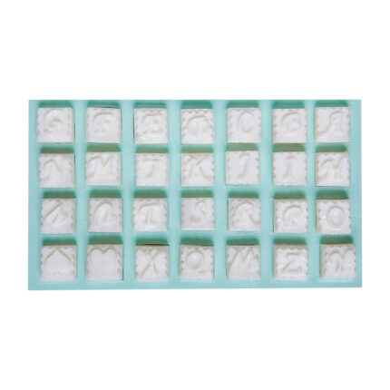 Küp harfler silikon kalıbı: Çocuk gelişimine yönelik eğitici küpler yapmak için ideal. KK-0975 modeli.