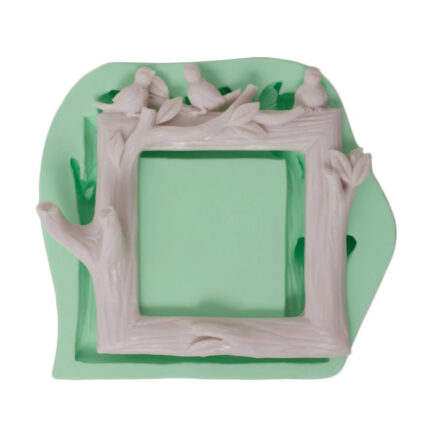 Kuşlu dallı prizlik silikon kalıp: Kuş figürlü, dallı çerçeveli priz kapağı silikon kalıbı.