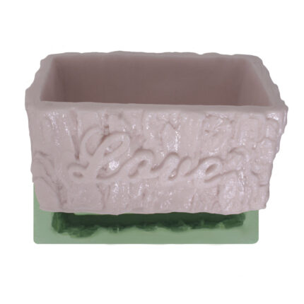 Love yazılı dikdörtgen saksı silikon kalıp. Sevgililer Günü süsü için ideal, 14x8x6cm boyutunda.