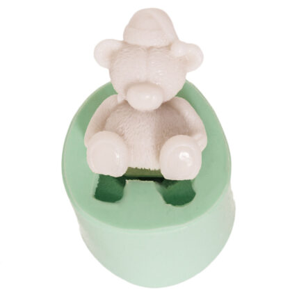 Noel şapkalı ayı silikon kalıbı ile elde edilmiş yılbaşı temalı dekoratif obje.