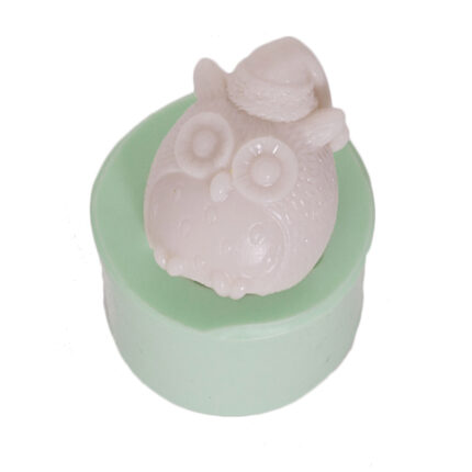 Noel şapkalı baykuş silikon kalıbı ile yapılmış yılbaşı süsü. Kurdelya KK-1458.