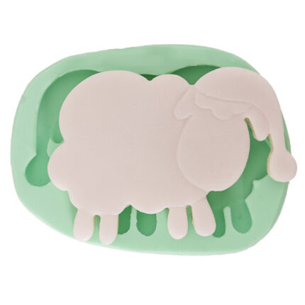 Noel şapkalı kuzu silikon kalıbı. Yılbaşı dekorasyonu veya sabun yapımı için ideal. KK-1462