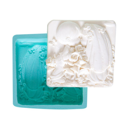 Öpüşen gelin damat silikon kalıp: Düğün temalı mum, sabun, alçı, epoksi ve kokulutaş yapımı için ideal.