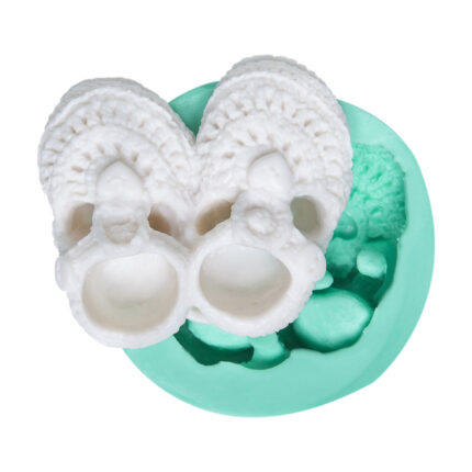 El örgüsü patik desenli silikon kalıbı, bebek hediyesi için. Örgü patik biblo yapımı için ideal.