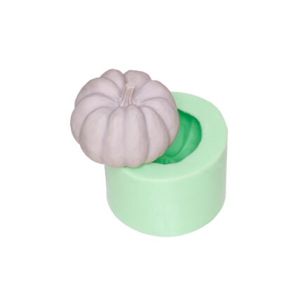 Orta boy bal kabağı silikon kalıp ve kalıptan çıkmış bal kabağı figürü.