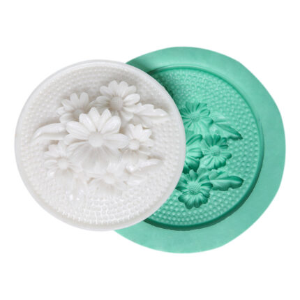 Papatya demeti silikon kalıbı ve beyaz çiçek biblo. Bahar temalı süsleme için ideal.